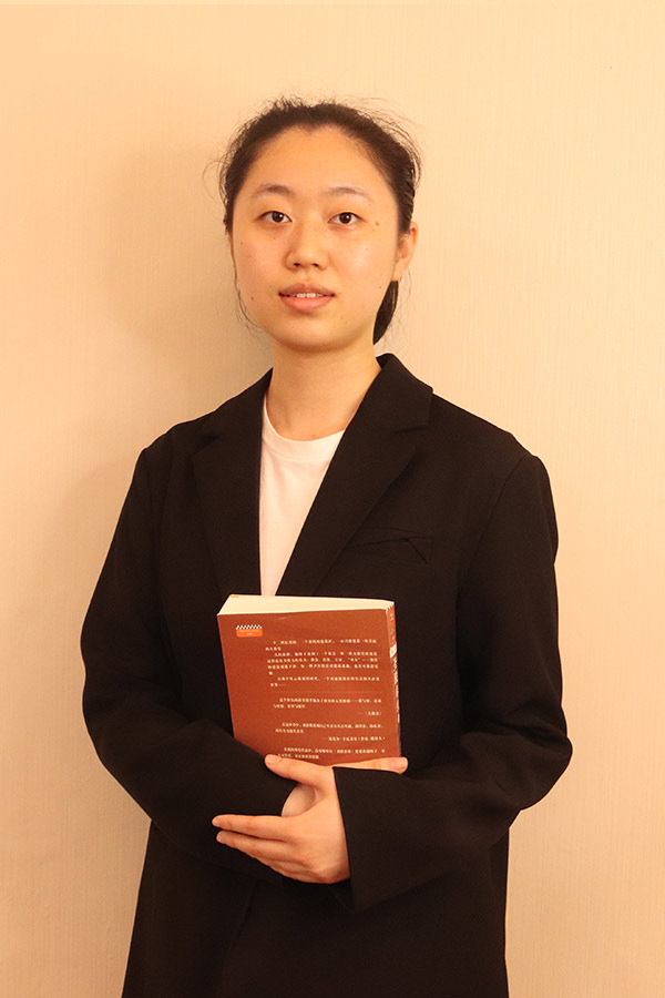 泾阳梁艺 本科学历，优秀班主任