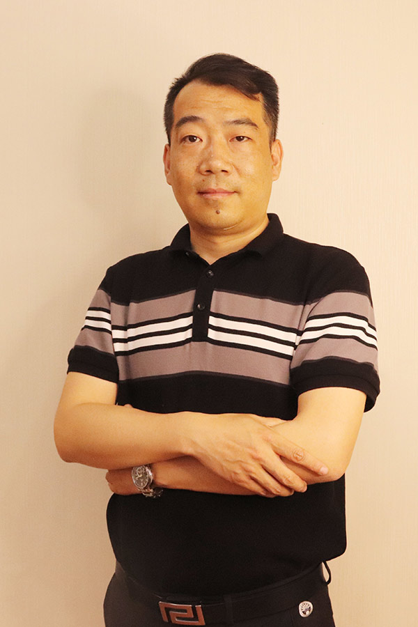 泾阳冯少坤 本科学历,毕业于陕西师范大学